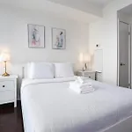 Downtown Toronto Condo 2 Bedrooms With Parking Near Rogers Center